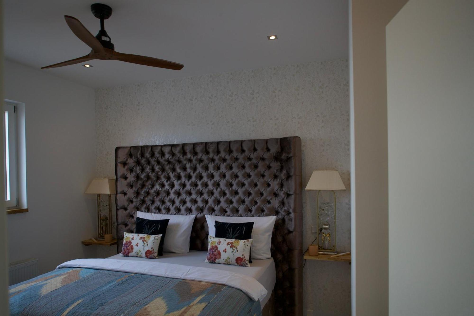 36 Pho Co Hotel & Suites Weimar  Eksteriør bilde