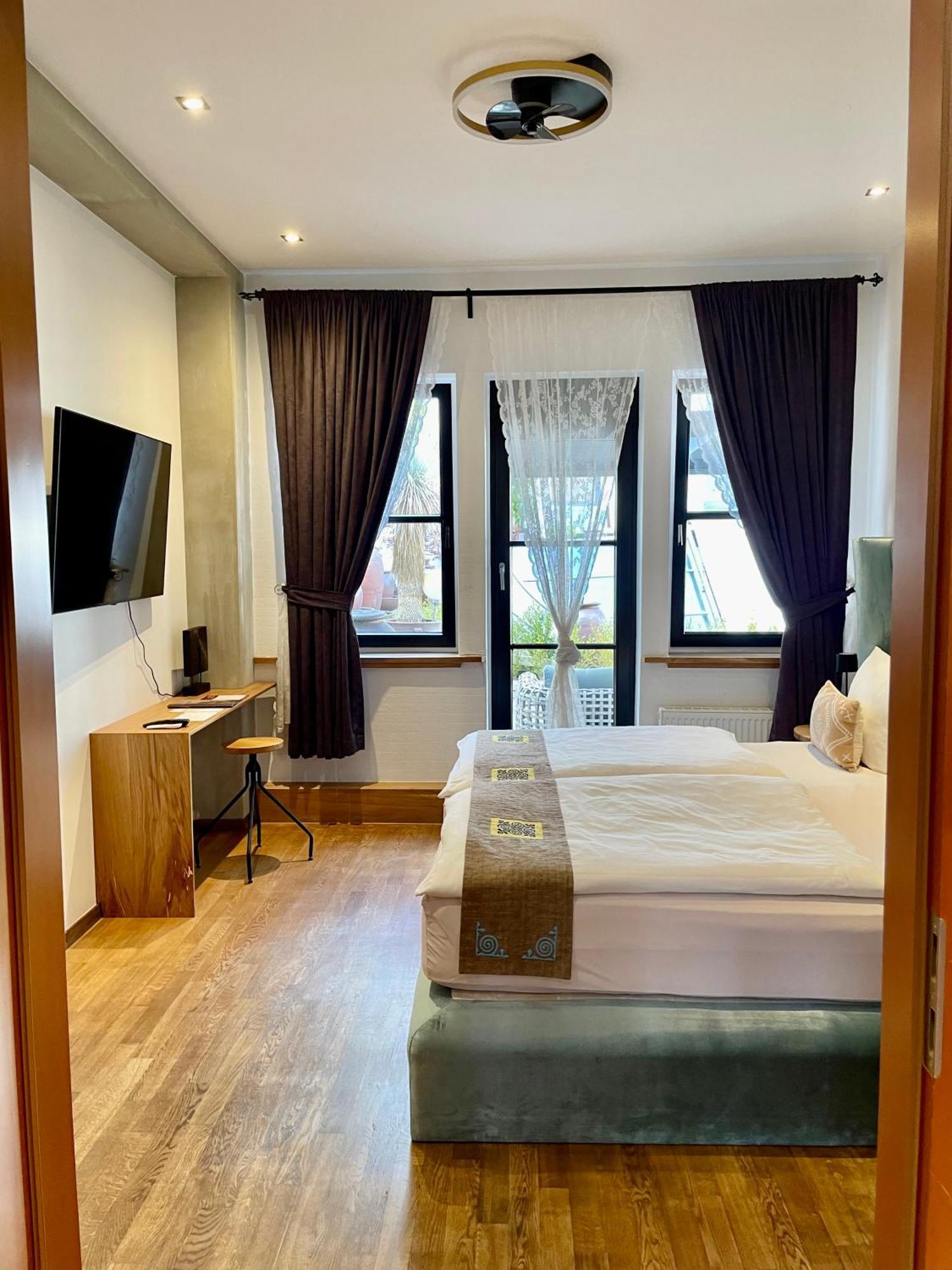 36 Pho Co Hotel & Suites Weimar  Eksteriør bilde